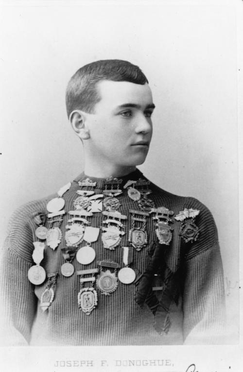 Joe Donoghue, de winnaar van de 1e internationale wedstrijden op Thialf in 1890 (foto collectie auteur)