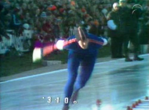 Atje Keulen-Deelstra op weg naar de wereldtitel (Thialf, 1974)