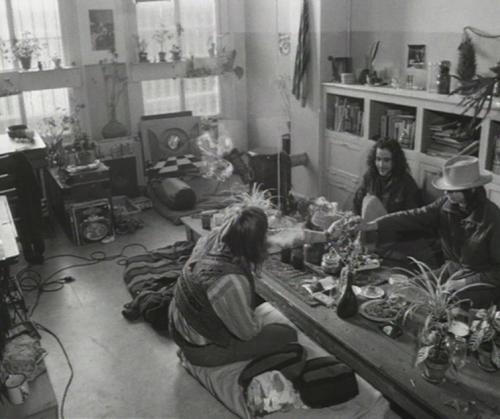 Hippies en hun woonkamer