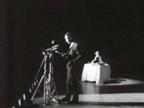 Optreden K. Schippers &quot;Poëzie in Carré&quot; (VPRO, 1966)