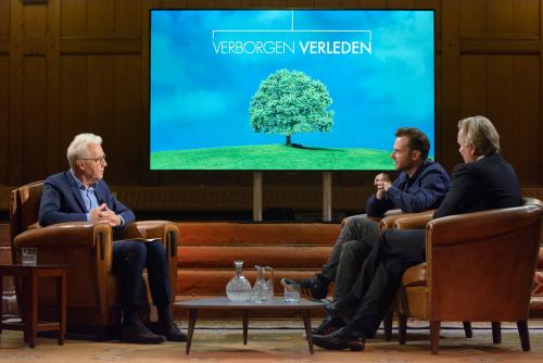 Tom Egbers en Teun van de Keuken met Paul Witteman in Verborgen verleden special
