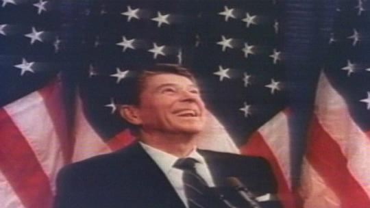Reagan voor de Amerikaanse vlag