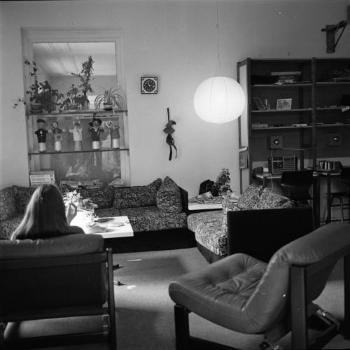 'Prikkelarme' woonkamer in Kannerhuis (1977)
