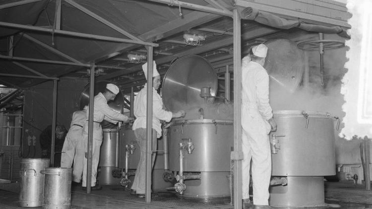 Bescherming Bevolking (BB) met een rijdende keukencaravaan