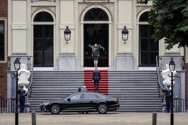 Schoof komt aan bij de koning om ontslag aan te bieden