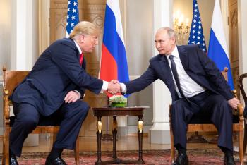 Trump en Poetin tijdens besprekingen Helsinki 2018