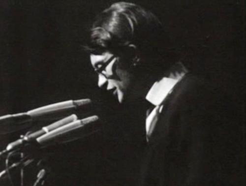 Optreden Remco Campert bij &quot;Poëzie in Carré&quot; (VPRO, 1966)
